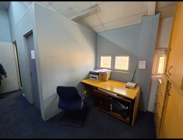 800M² WAREHOUSE FOR SALE IN FLORIDA